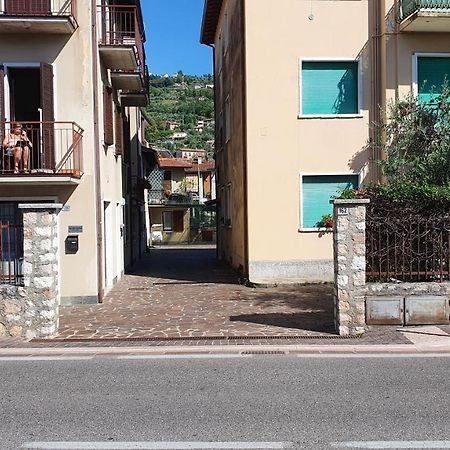 Apartamento Casa Laura Sartori Torri Del Benaco Exterior foto