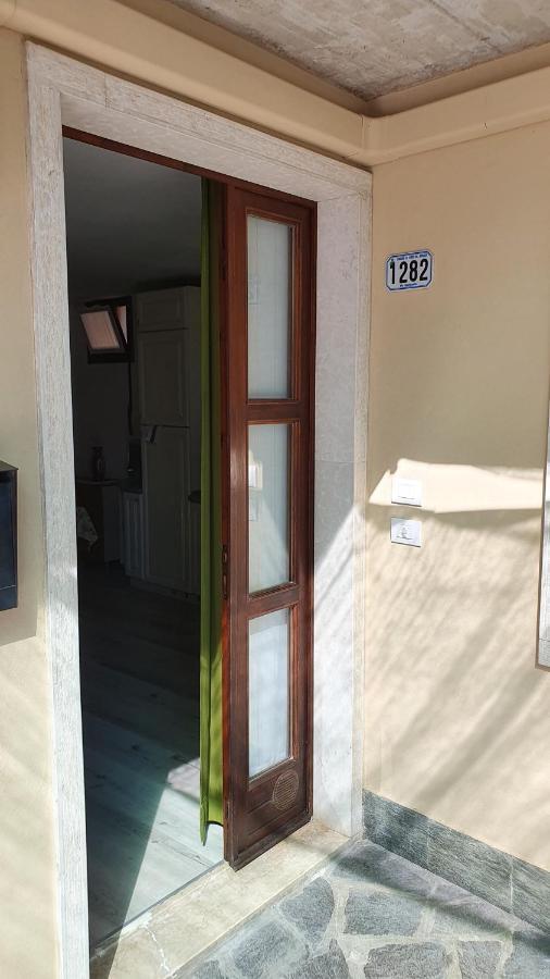 Apartamento Casa Laura Sartori Torri Del Benaco Exterior foto